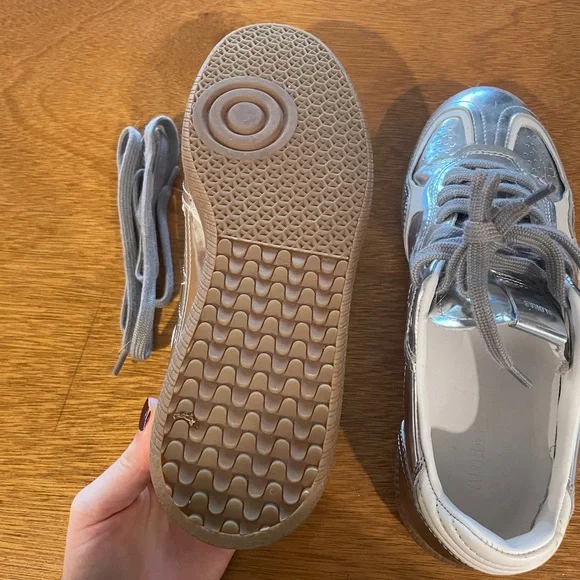 Aloha Rife Shimmer Silver Cream Leather Sneakers sz 7.5 - Picture 3 of 6